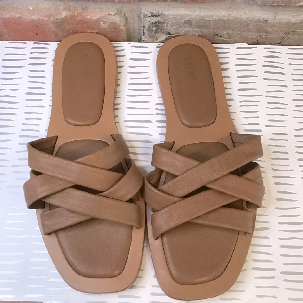 CREVO Women's Chestnut Tan Leather BUSY Crisscross Slide Sandals 9 NEW
